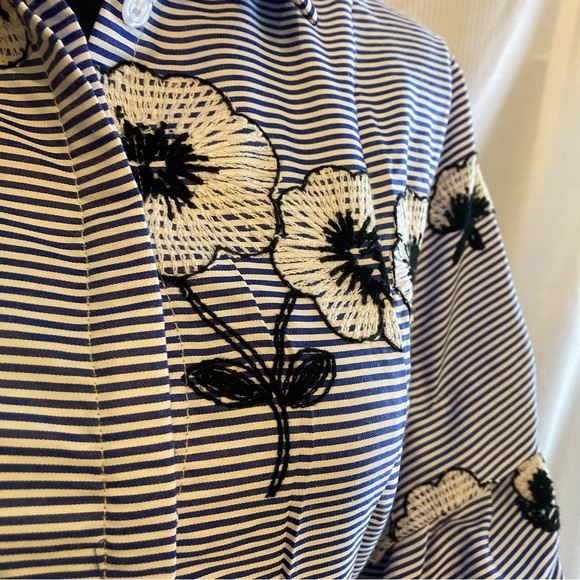 Gracia blue white embroidered ruffle asymmetric top size medium - Picture 8 of 11